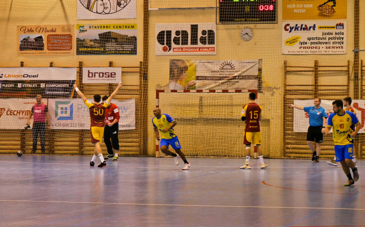 HANDBALL